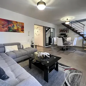 Diego 4 Pieces Duplex Appartement