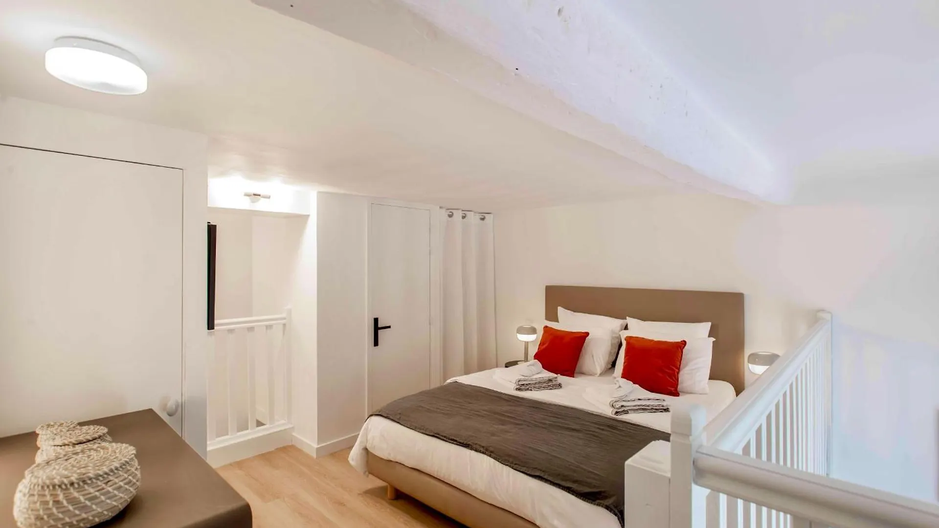 Suede Promenade Duplex Apartment At 1 Min From The Sea 2 Bathrooms Nicea Francja